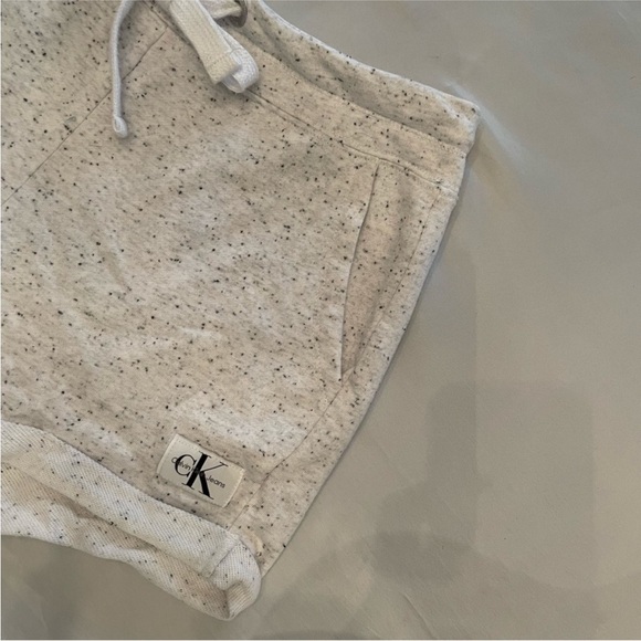 CK Cropped Hoodie & Cuffed Highrise Shorts Off White & Black Speckled Lounge Set - Picture 9 of 13